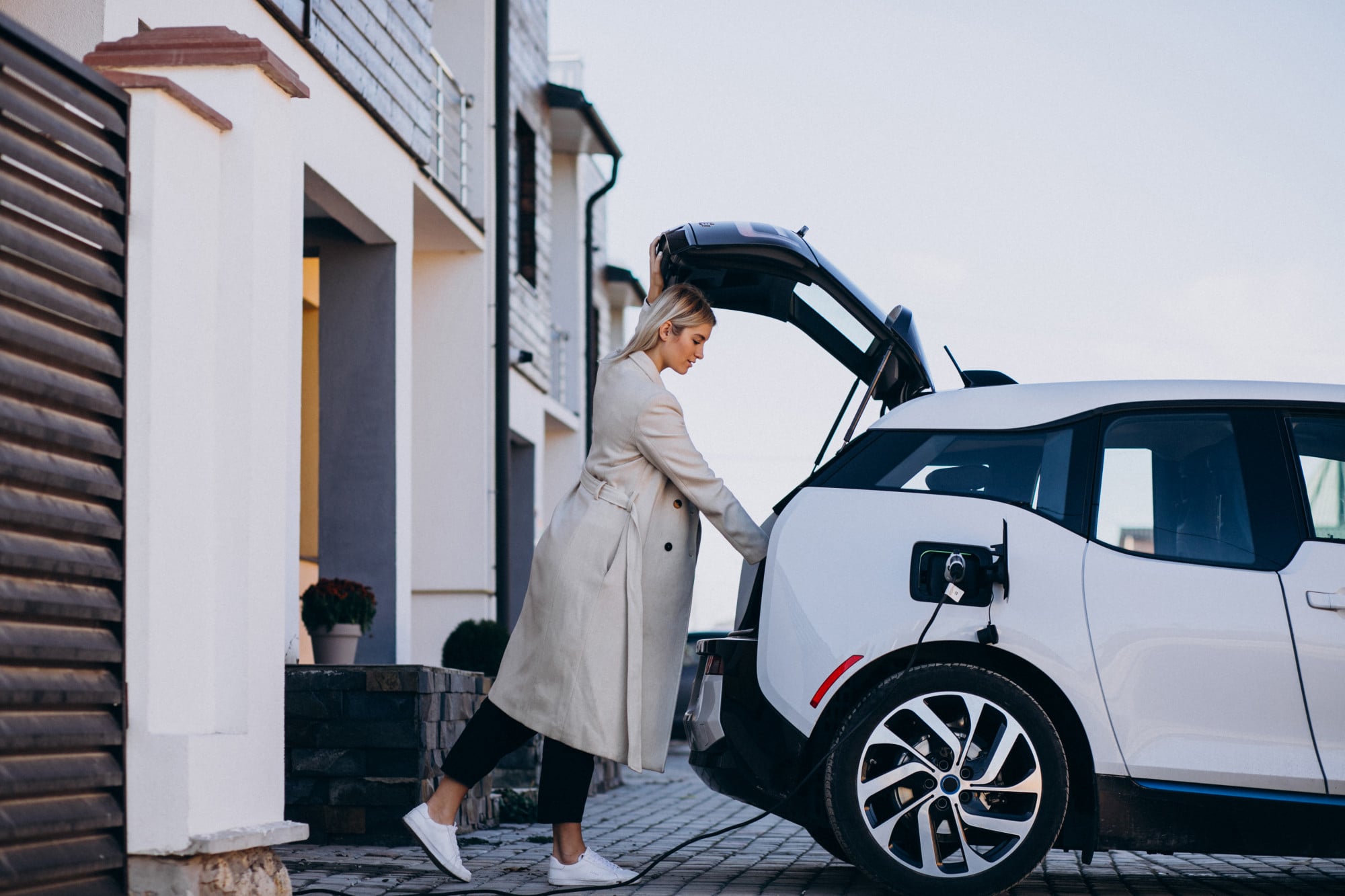 Bornes de recharge électrique : tout savoir pour booster votre mobilité verte