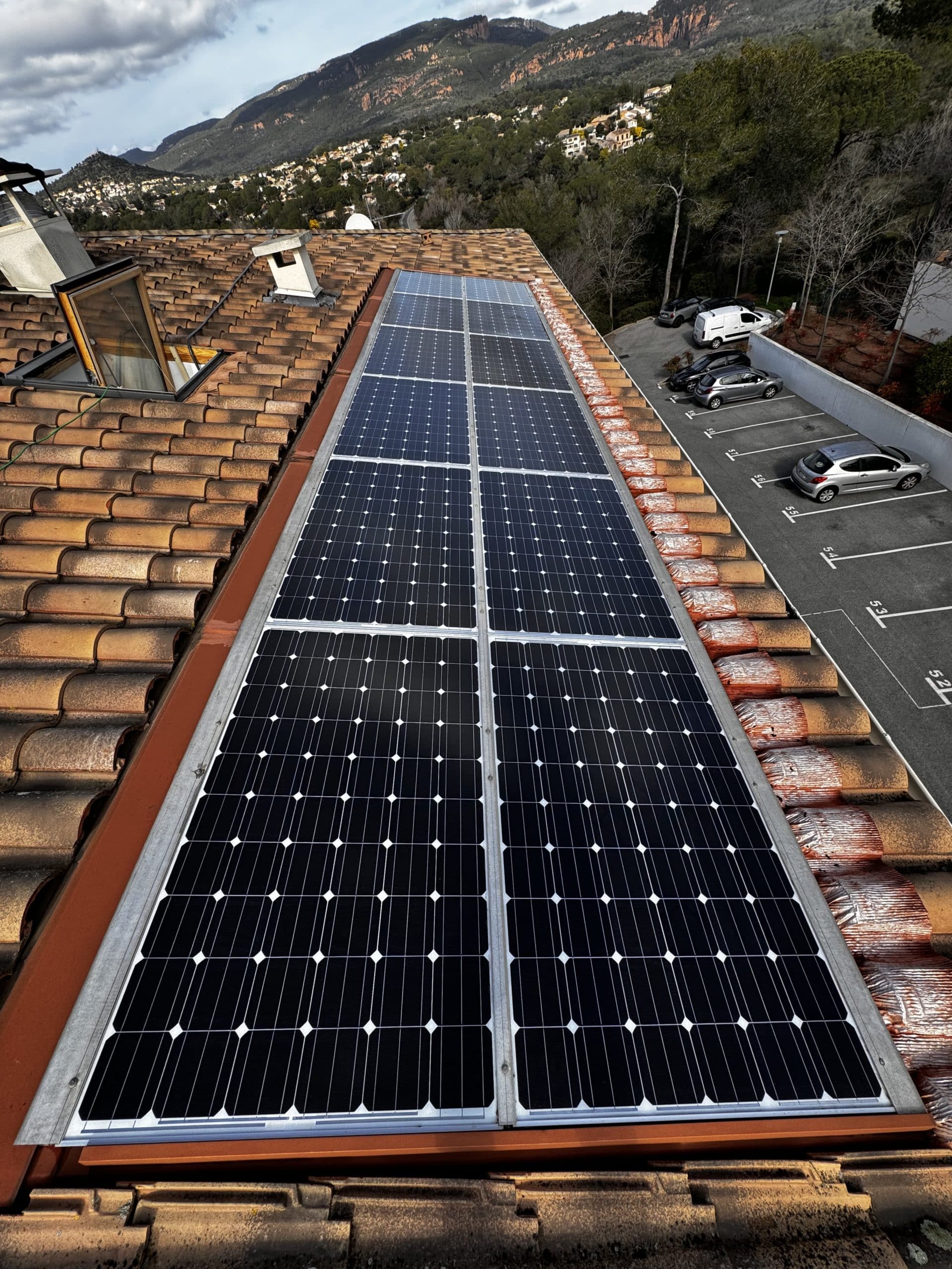 Entretien système solaire photovoltaïque sur 4 bâtiments à Roquebrune sur Argens