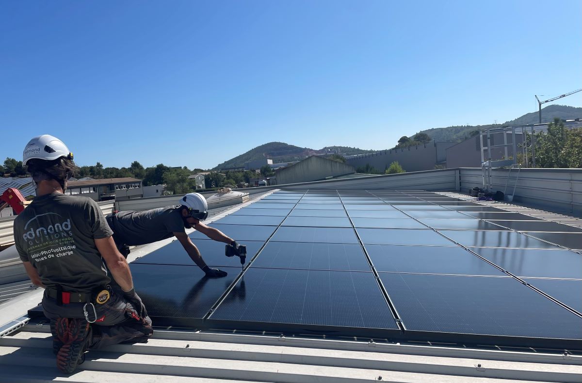 Comment nettoyer des panneaux solaires photovoltaïques ?