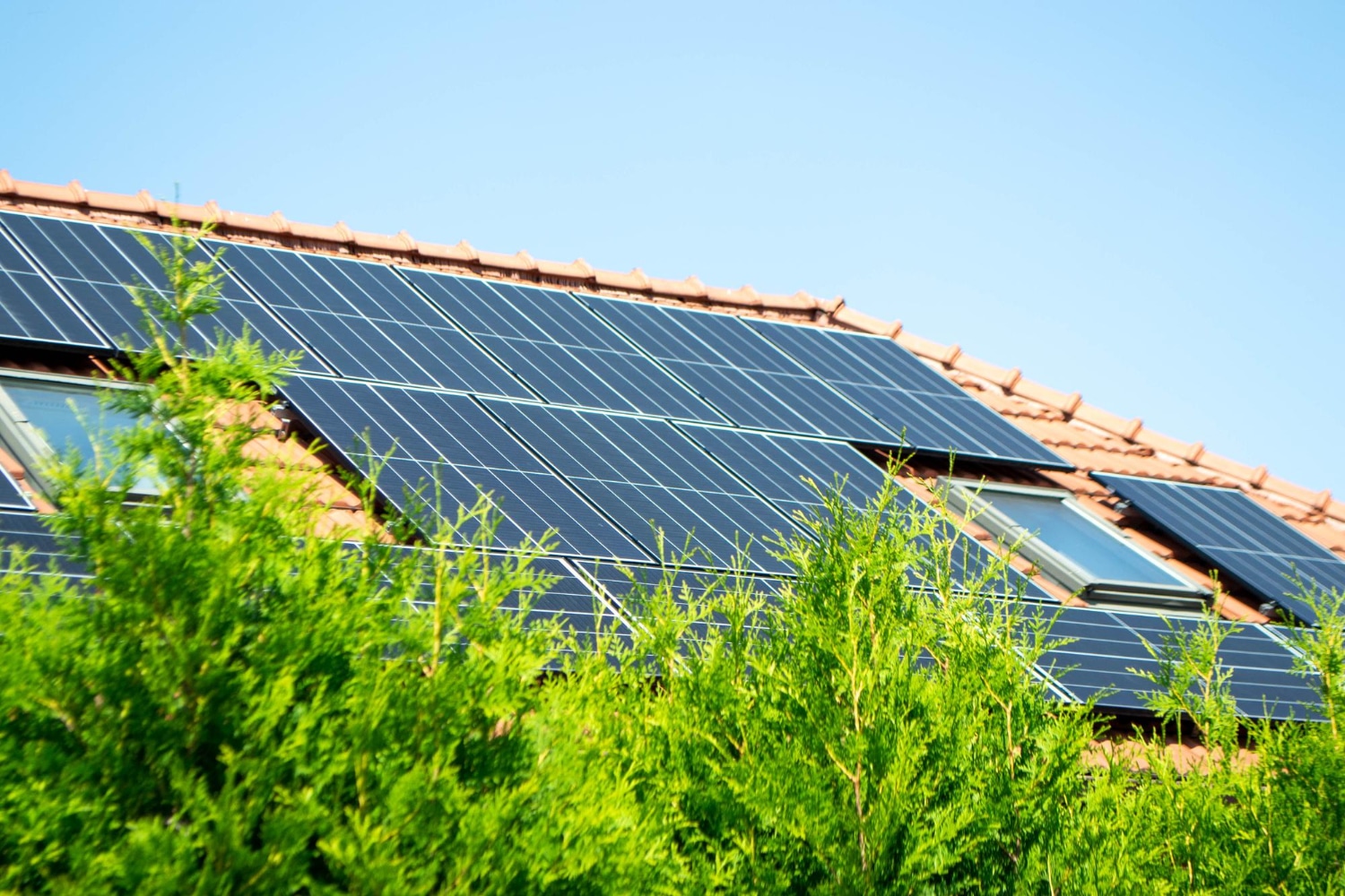 Installation panneau solaire photovoltaïque à Puget sur Argens - Edmond Solutions