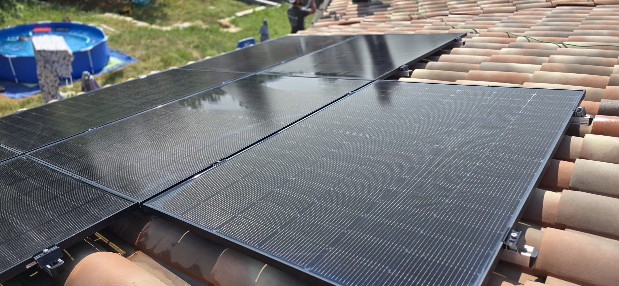 Comment nettoyer des panneaux solaires photovoltaïques ?
