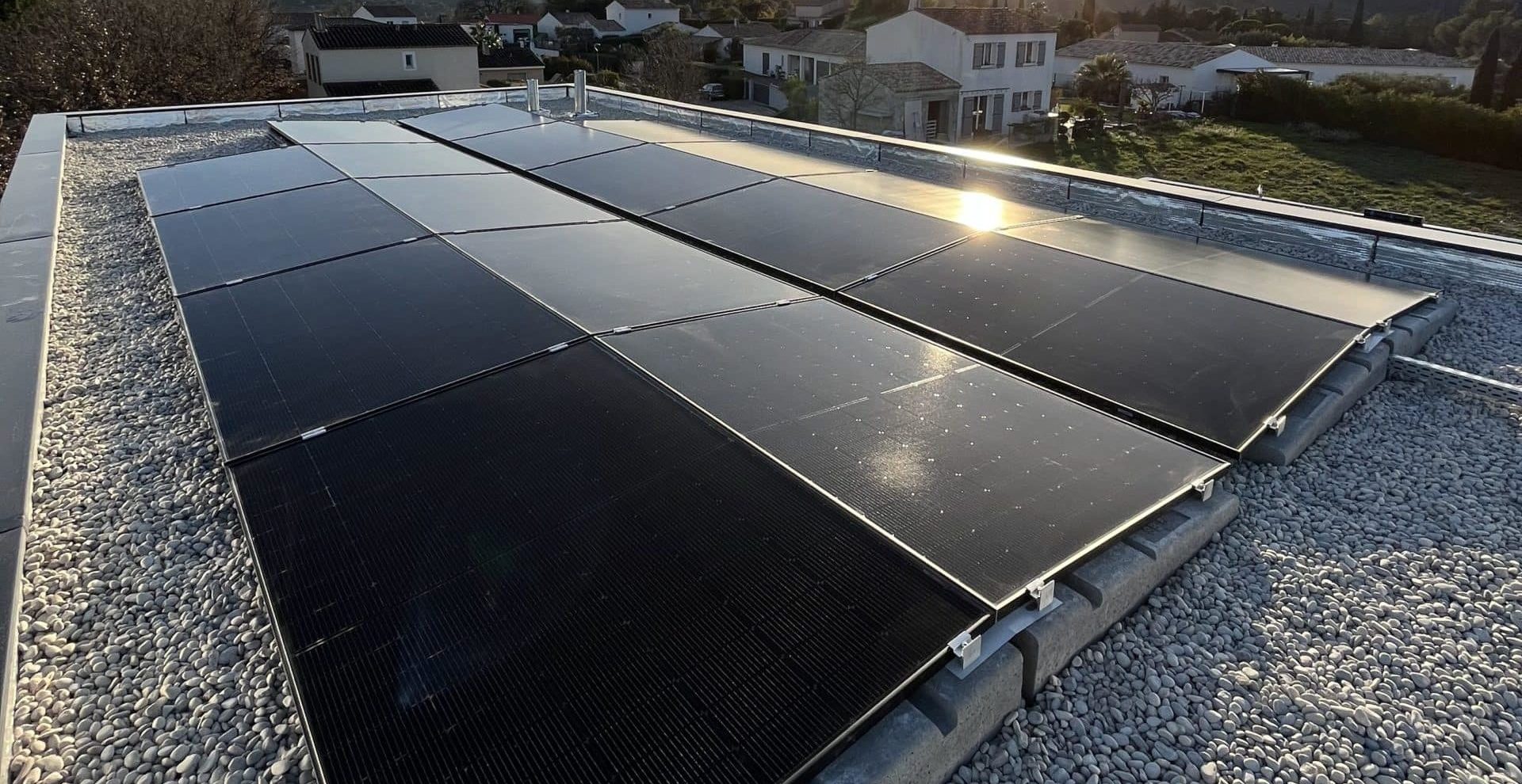 Pose de panneaux photovoltaïques au sol