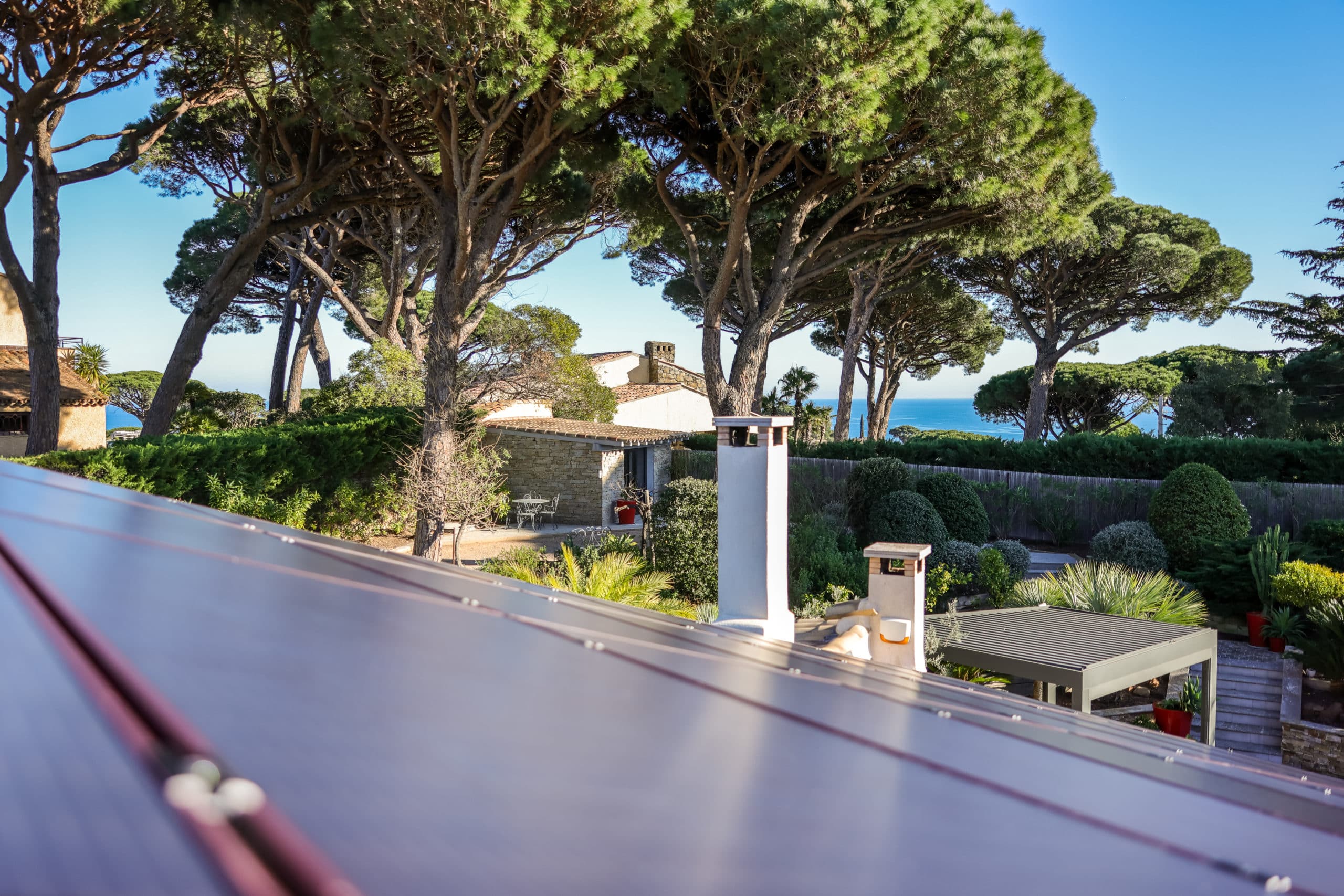 Combien de panneaux solaires pour alimenter votre maison ?