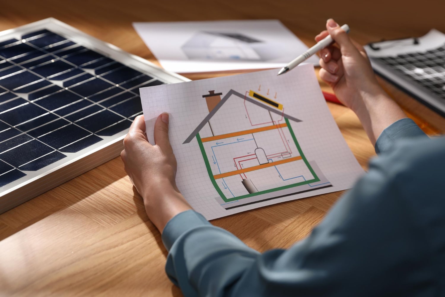 Assurance décennale photovoltaïque : tout ce qu'il faut savoir pour sécuriser vos installations solaires